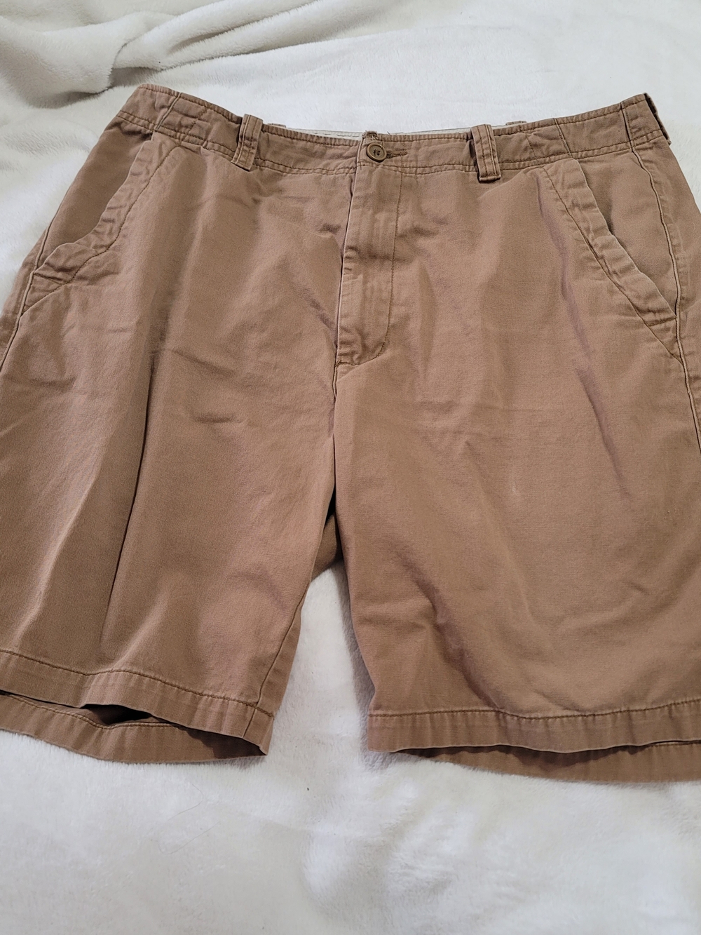 St. John's Bay Men’s Flat Front Shorts in Tan 38 Cotton